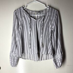 [XS] Hollister Women Crop Puff Sleeves Lace Peasant Top/ White Strips Sz XS